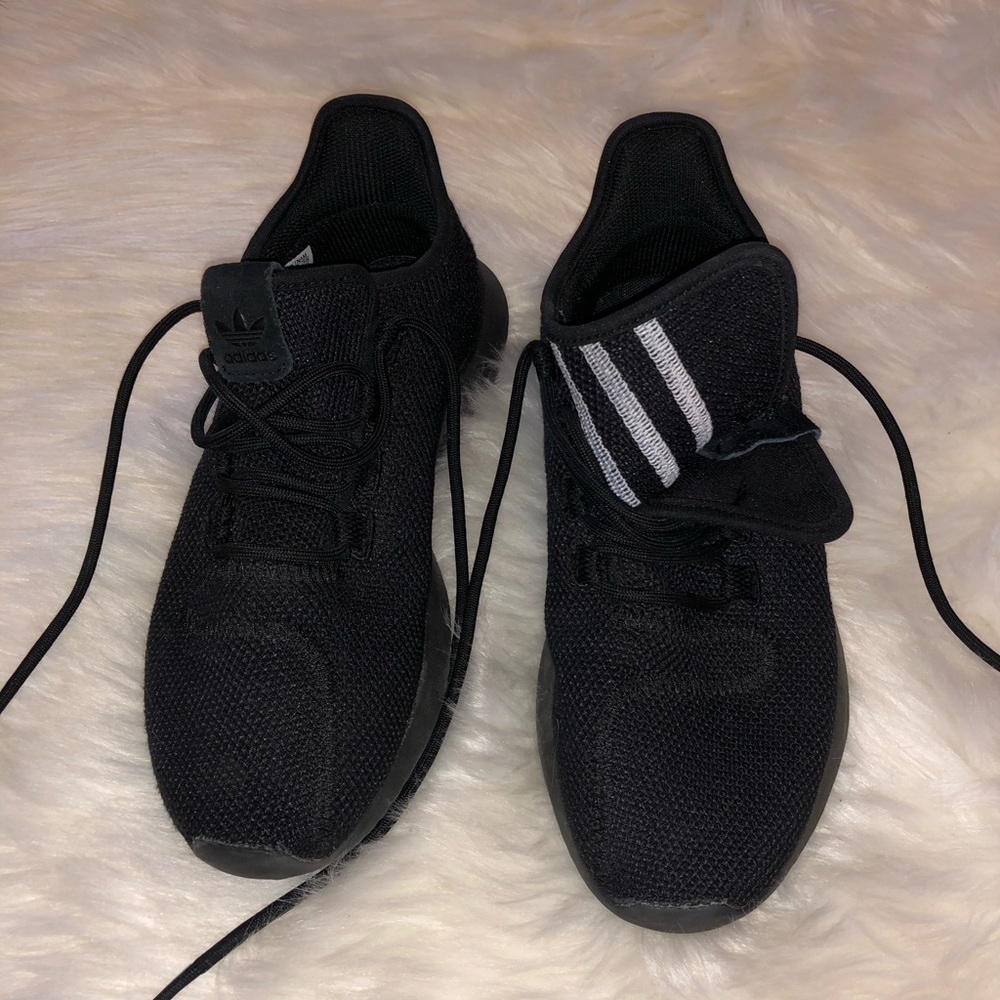 ADIDAS TUBULAR BLACK